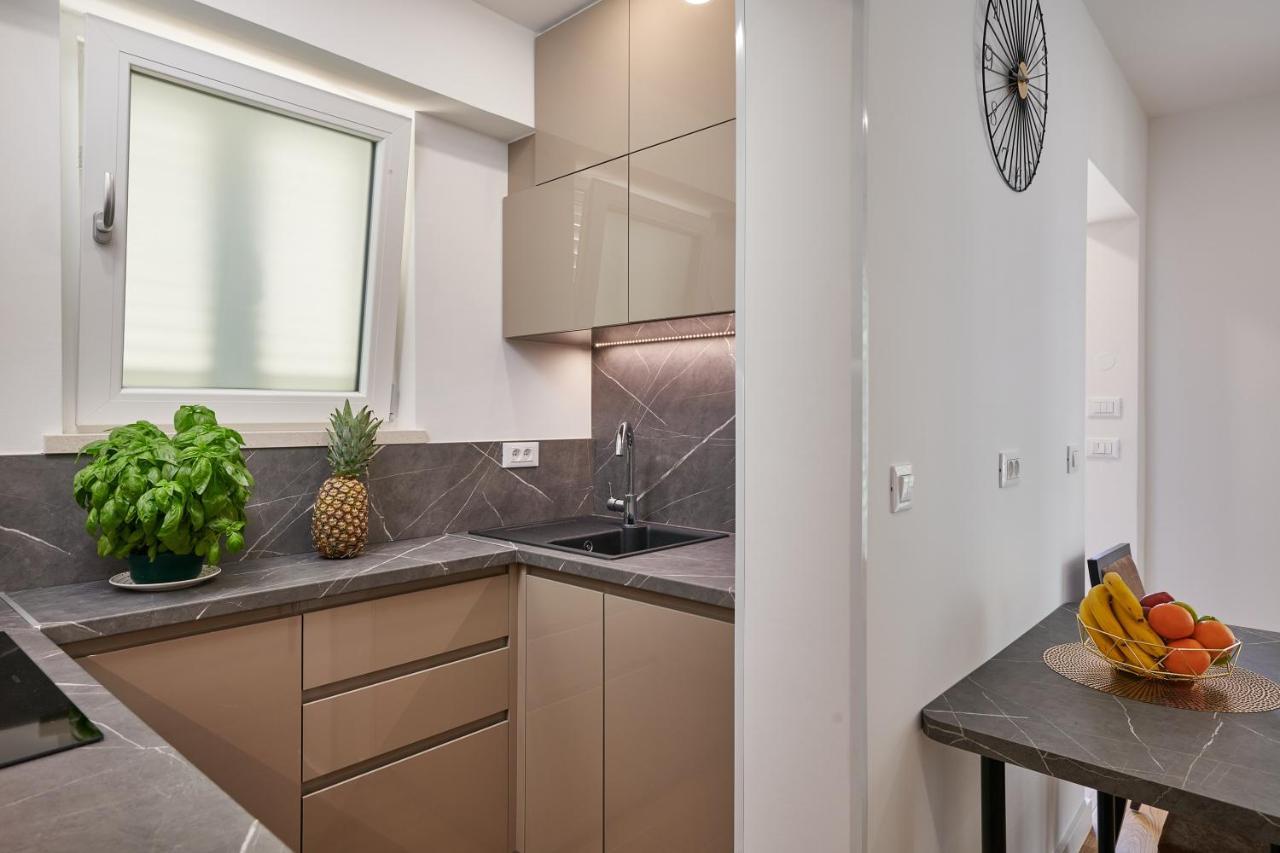 Newly Renovated Apt. Near To Entrance To Old Town Дубровник Екстериор снимка